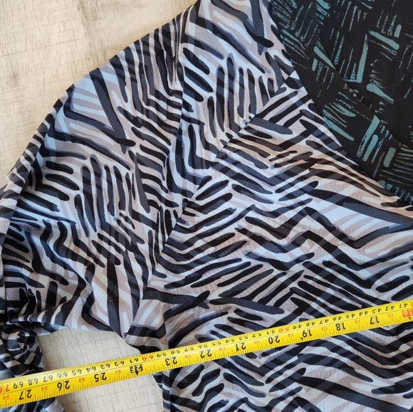 Soft Surroundings sz 2X Blue Bengal Print Faux Wrap Surplice Knit Tunic - Picture 10 of 10